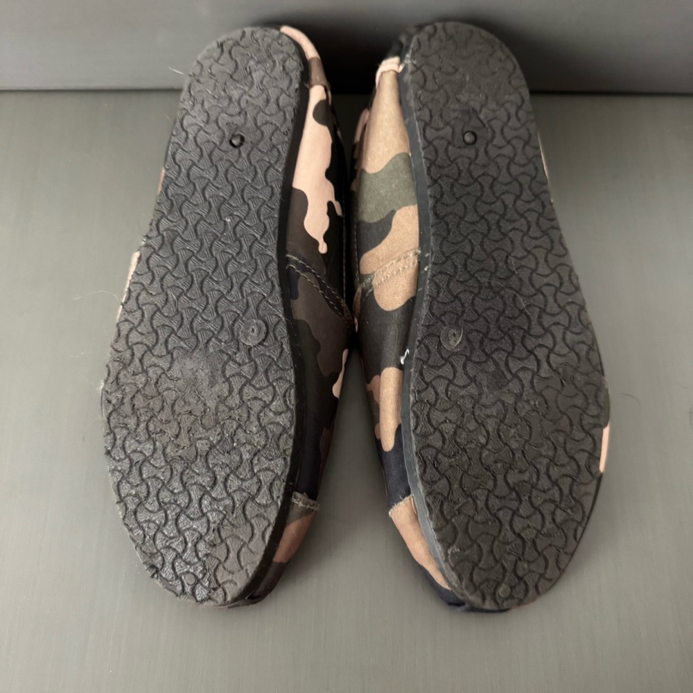 XOXO Camouflage Slip-On Canvas Shoes - Picture 5 of 5